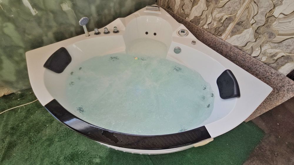 *Spa* Хидромасажна Вана (Джакузи) с Подгрев до 45°  1.51х1.51