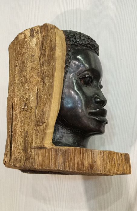 Скульптура голова мужчины Черное дерево эбен