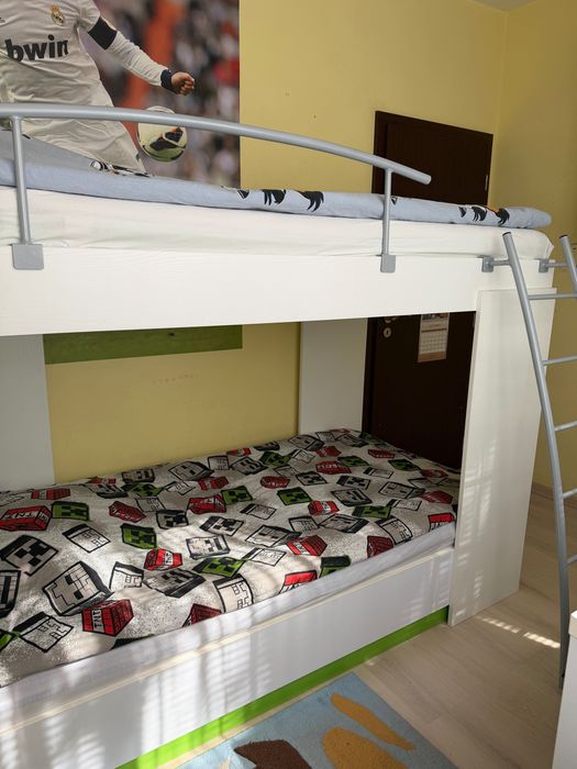 Двуетажно легло 90/200 и бюро