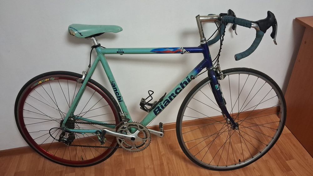 de vanzare e in stare buna   nu mai am timp de ea  e o bicicleta  super si  usoara  cand mergi cu ea cine cunoaste firma  bicicletei    stie el