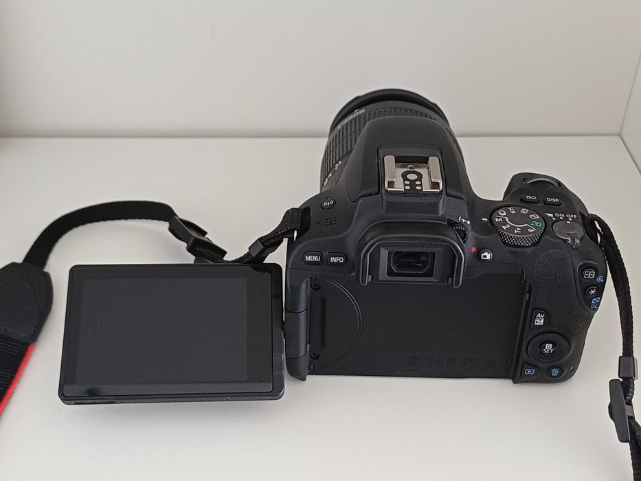 Aparat foto DSRL Canon EOS 200D WiFi