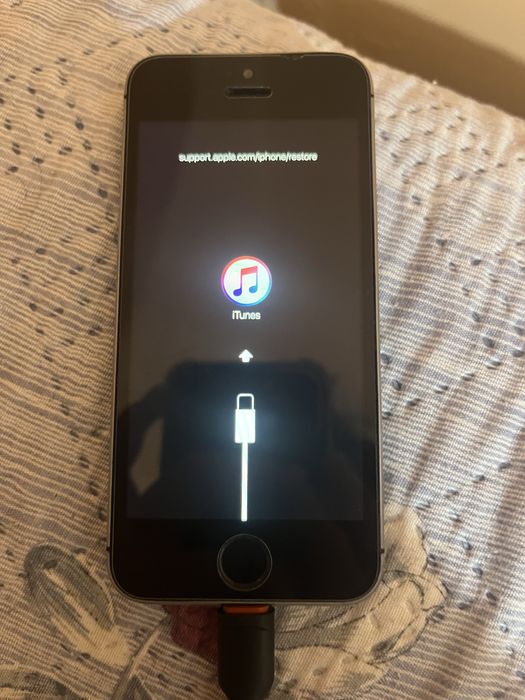 Телефон iPhone 5 16gb