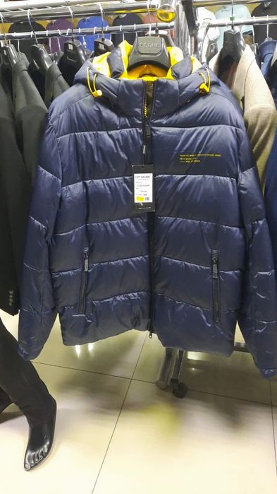 Продам мужские зимние куртки