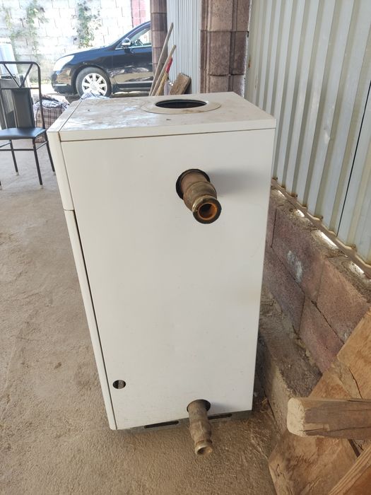 Напольный газовый котёл продам
