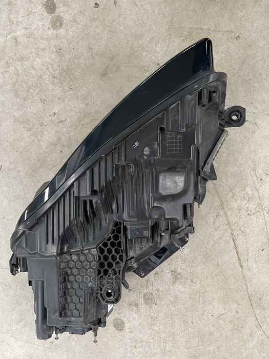 Far dreapta full led Vw Touareg CR sticla sparta