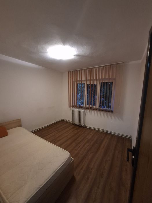 Apartament 3 camere, Etaj 1, Strada Savinesti, Targu Jiu