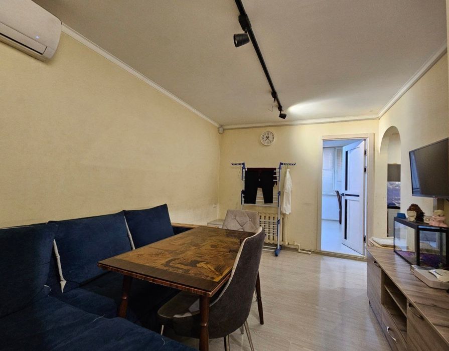 Продаю свою квартиру  в кирпичном доме на Чиланзаре - 2, Ор-р: Аллея