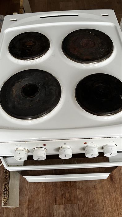 Продам электрическую плиту