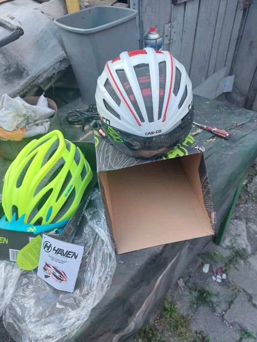 Vând casca de bicicleta