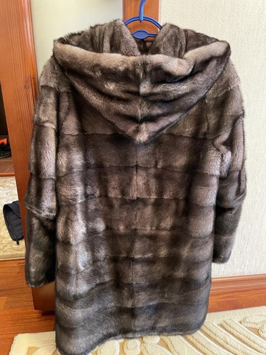 Продам шубу норковую