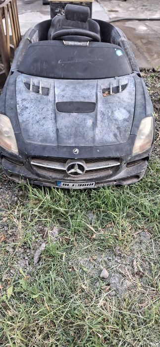 Продам старую детскую  машину ,рабочая