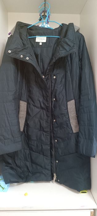 Продам куртку женскую