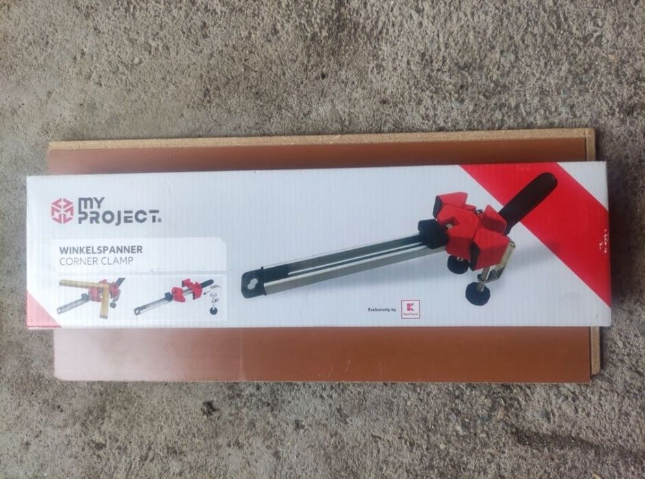 Нова ъглова стяга