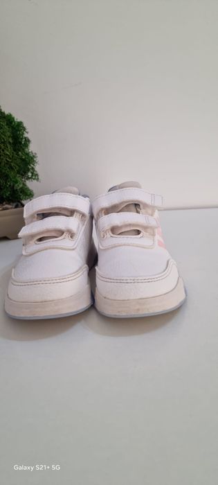 Adidași copii Adidas alb roz, cu scai, comozi, stare foarte buna marimea 27