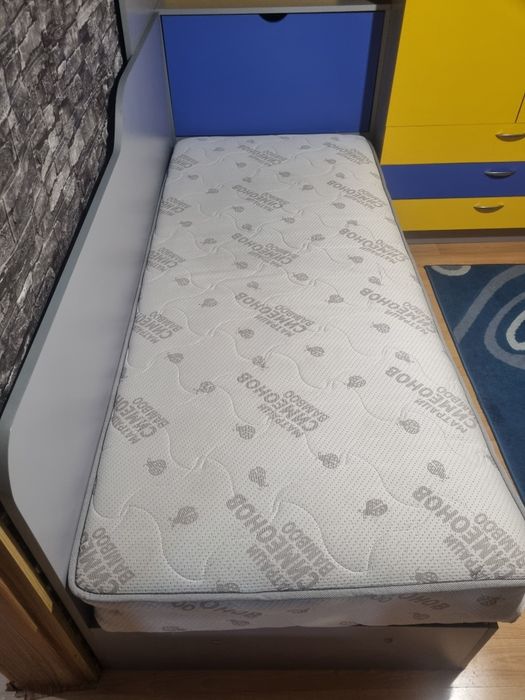 Двуетажно креватче