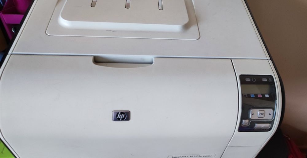 Цветной лазерный принтер HP CP1215