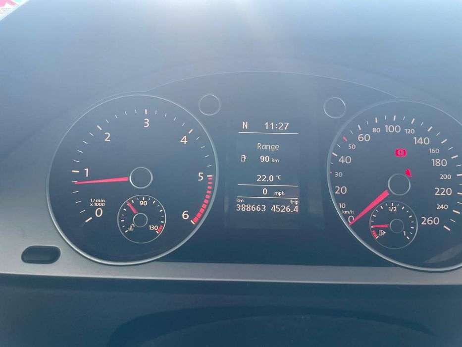 Vând Volkswagen passat citiți anuntul