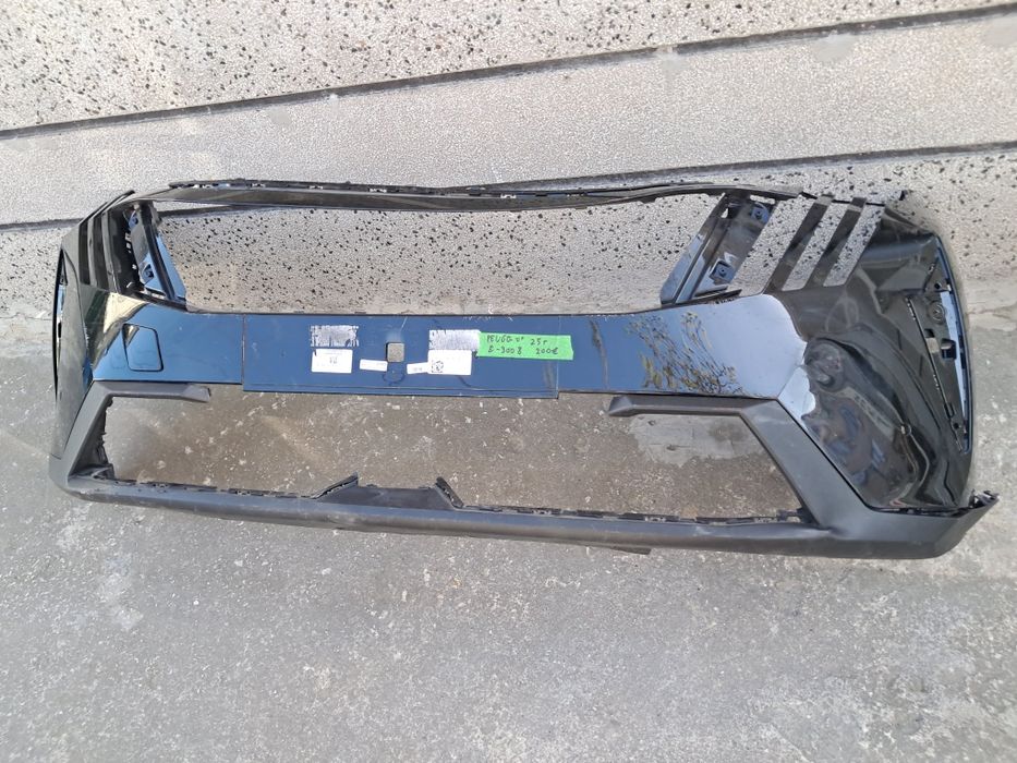 Предна броня Peugeot  E 3008 2025г
