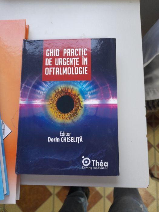 Vand cărți de oftalmologie