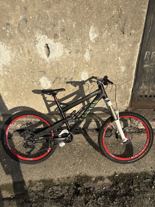 Bicicleta full suspension