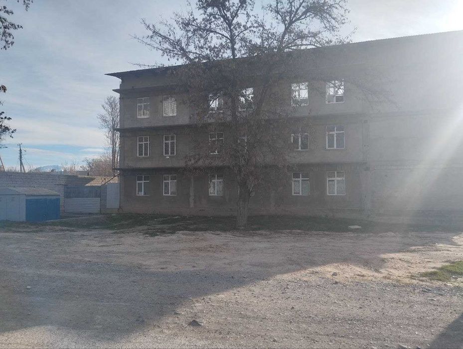 Сдается нежилые помещения под склад и офис в Чирчике.