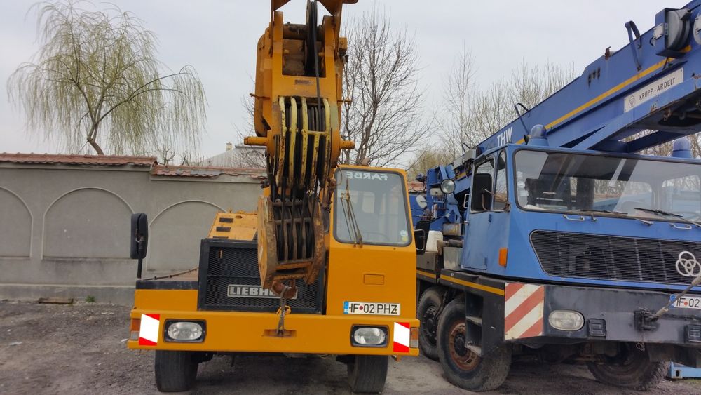 Automacara LIEBHERR LT 30