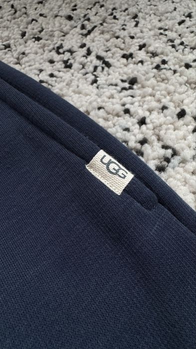 Ново дамско долнище Ugg размер XL