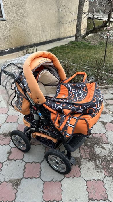 Продам коляску (всесезонная)