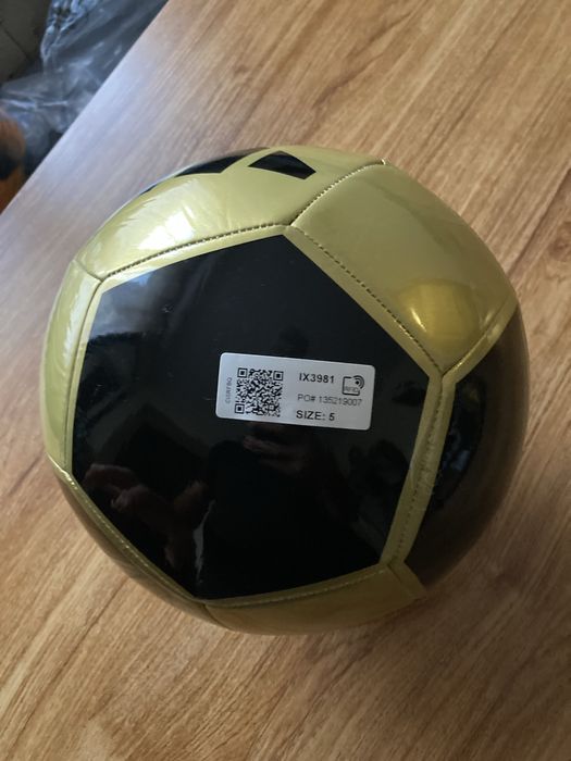 Оригинална футболна топка Adidas