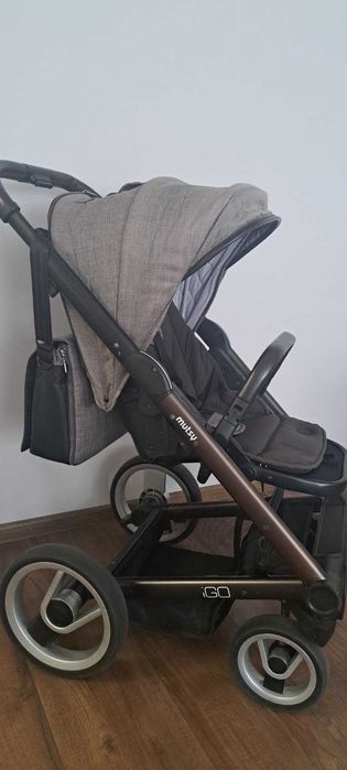 Бебешка количка със зимен и летен кош.