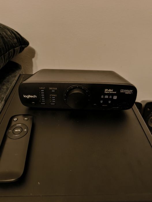 Sistem audio Logitech Z906