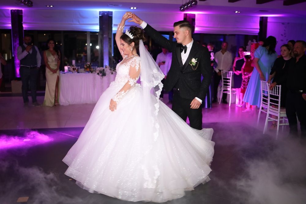 Fotograf 350 lei cununie botez / 600 lei foto si video