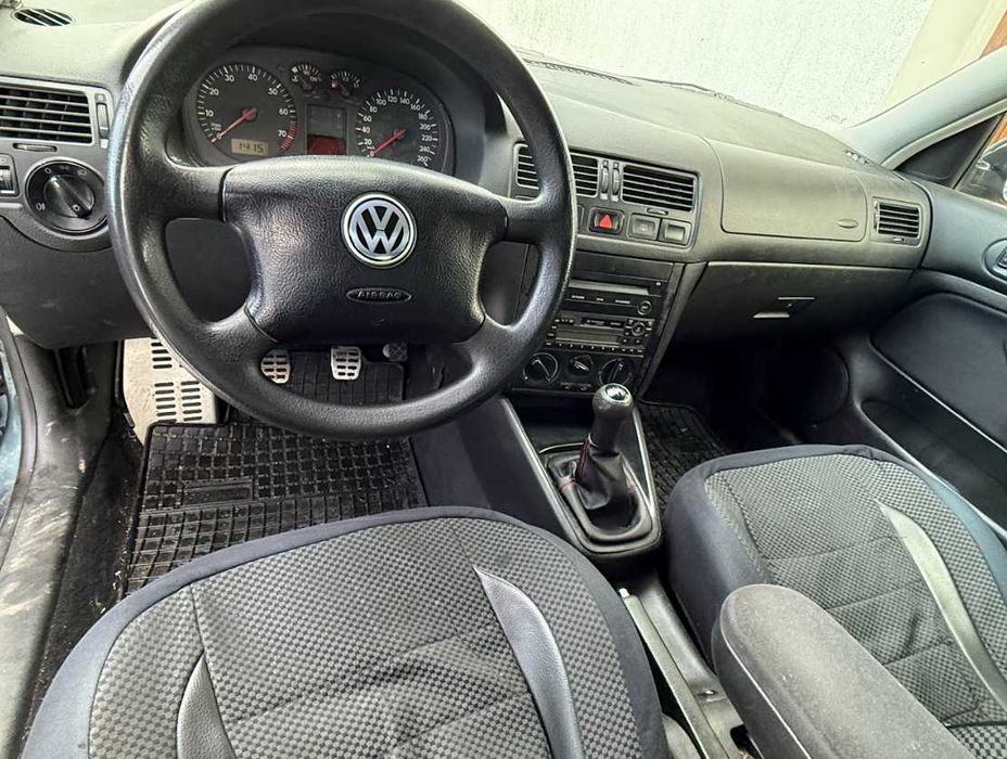 Golf 4 1.6 16V 105 cp 2001 benzina