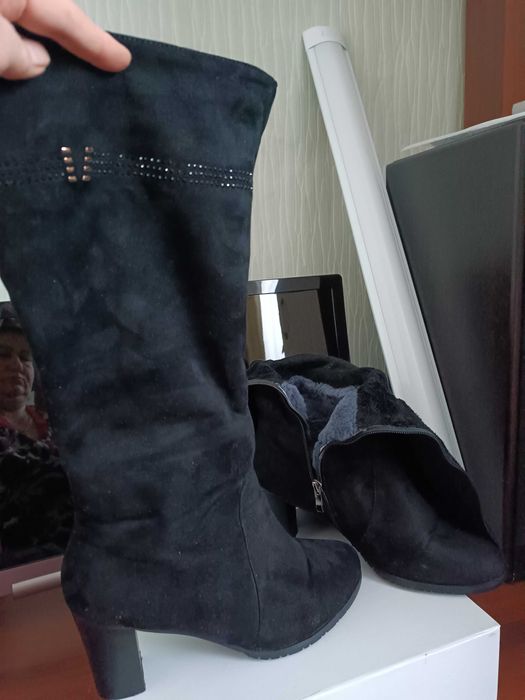 Зимние сапоги на высоком каблуке