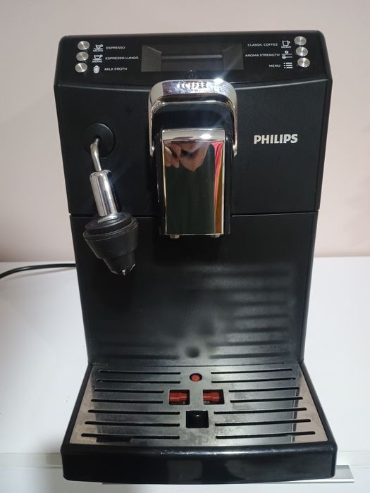 Philips HD8844 автоматична кафемашина с керамична мелачка