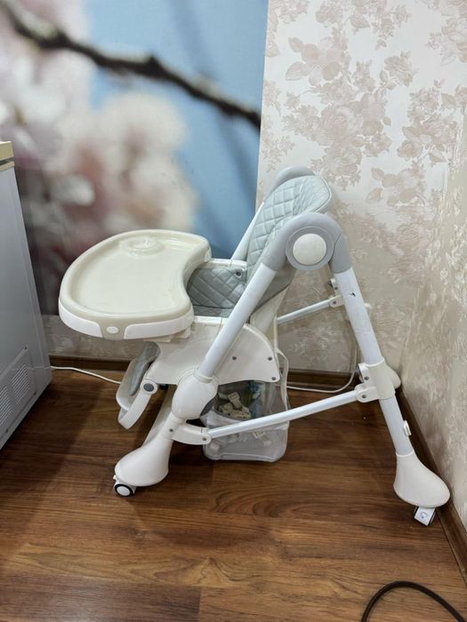 Продам детский столик