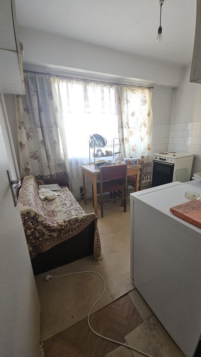 Продава се 3-стаен апартамент в град Етрополе