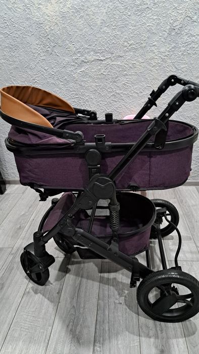 Коляска трансформер в отличном состоянии.