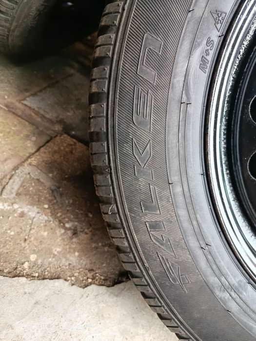 Гуми с метални джанти 215/65/17