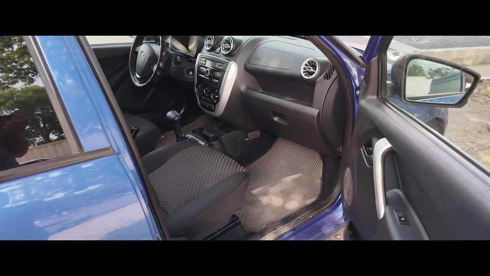 Lada Granta avto