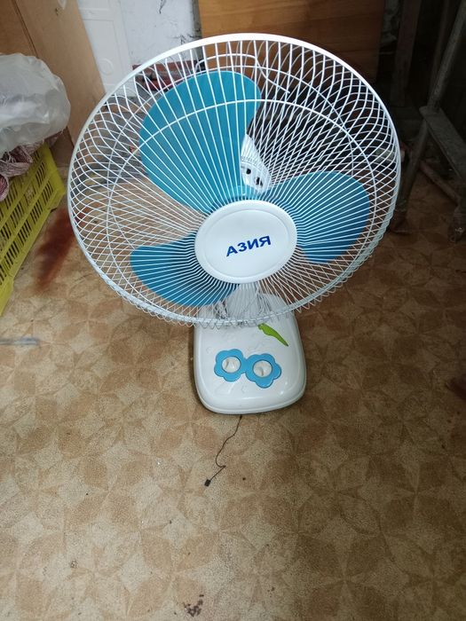 Настольный вентилятор