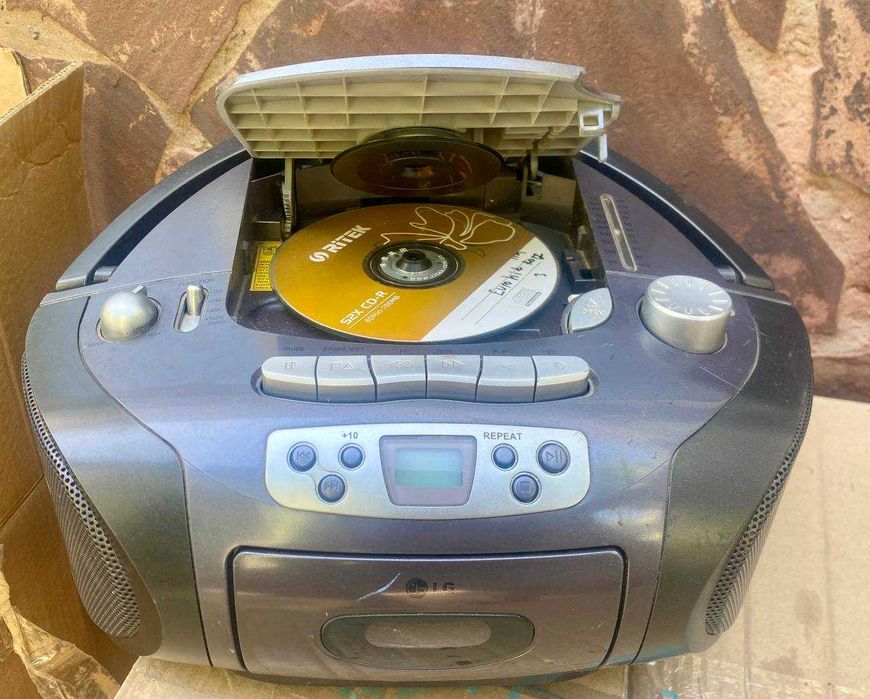 Продам Бумбокс LG, модель LPC-M140X