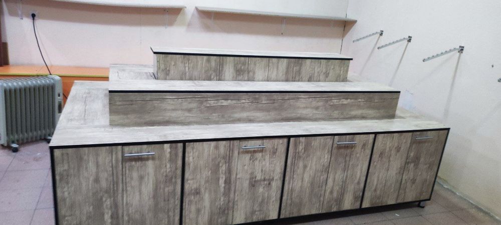 Шкаф магазин витрина новый