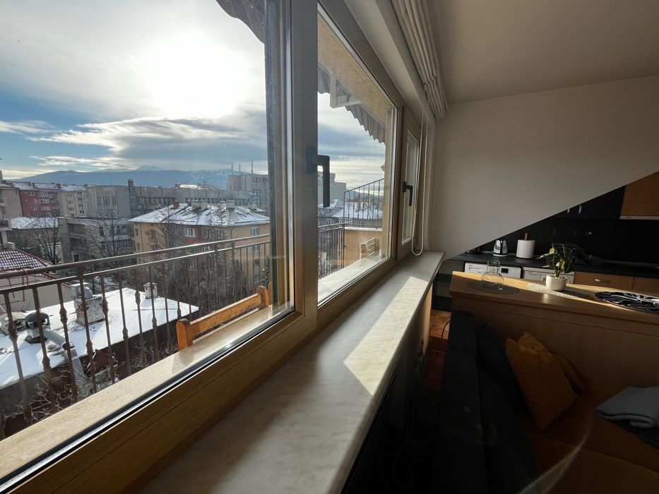 Дава се под наем Двустаен апартамент в София, Оборище - 55 кв.м за 648.21 € - Снимка #1