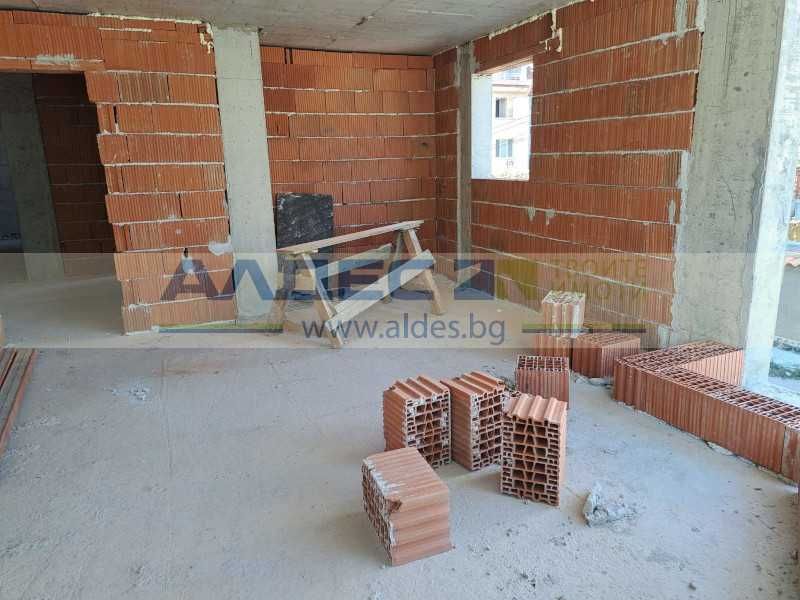 Продава чисто нов тристаен ап. в Овча Купел до метростанция!