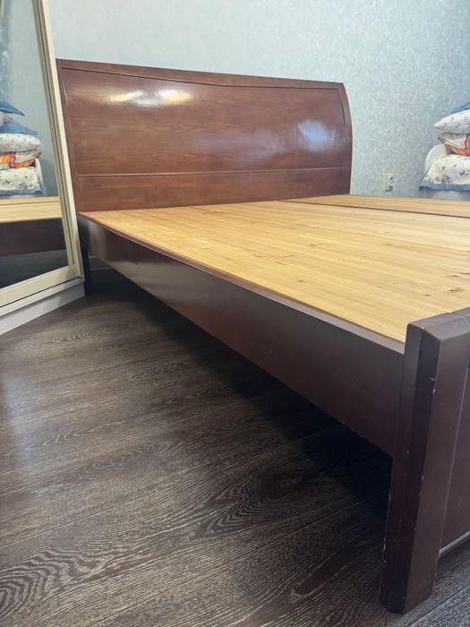 Кровать двуспальная