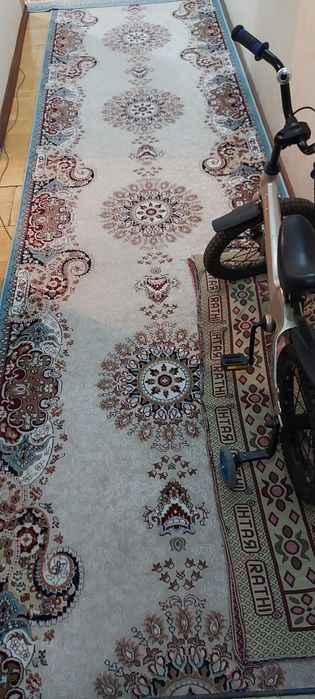 Продам ковёр в коридор