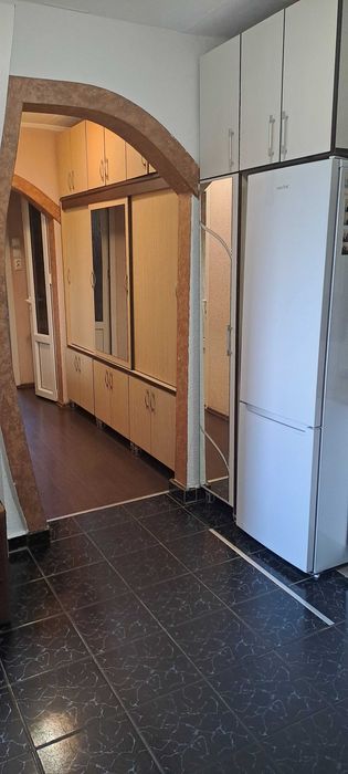 Apartament 3 camere 2 balcoane mobilat și utilat pe str. G. Coșbuc