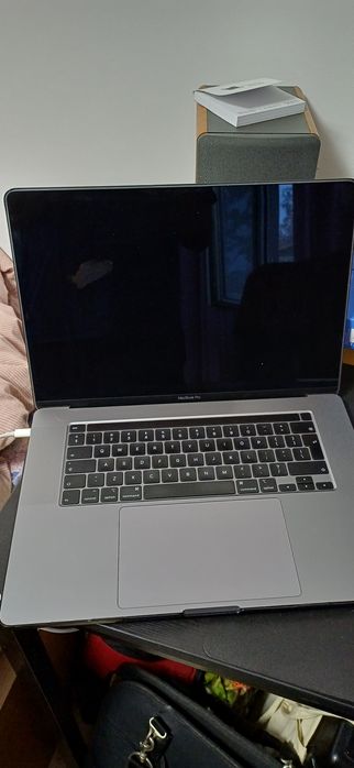 Macbook Pro 16 inch, i7, 2019