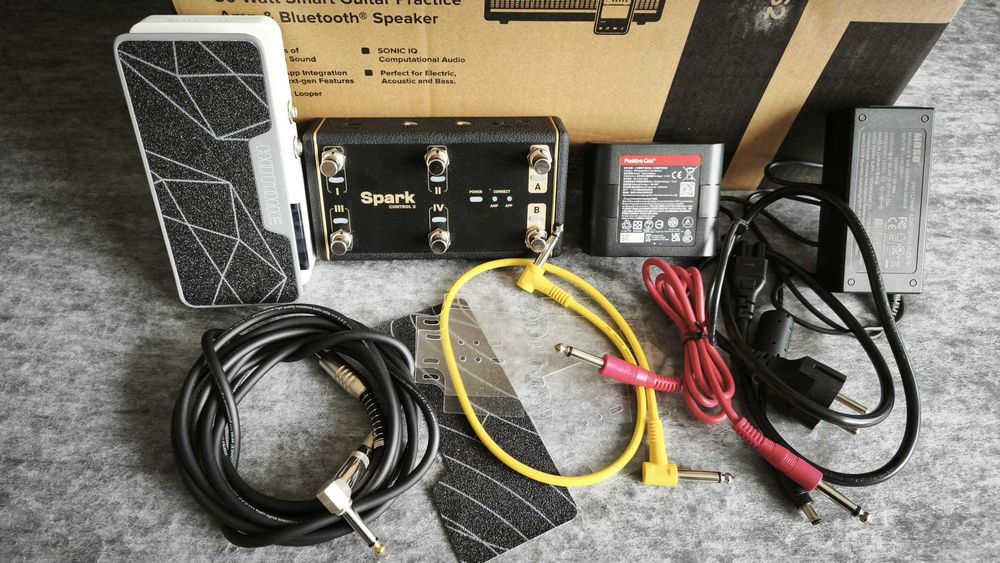 Pachet complet Positive Grid Spark 2 – amplificator smart 50W, multiefect, looper, acumulator, Spark Control X, Hotone Ampero II Press și husă
